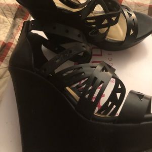 Chinese Laundry black wedges NWOT
